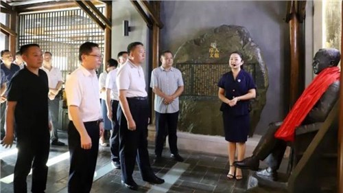 湖南省政協(xié)主席、黨組書記毛萬(wàn)春一行來(lái)集團(tuán)白沙溪茶廠考察調(diào)研